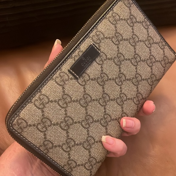 GUCCI Coated Canvas Leather Large Zip Around Wallet BEAUTIFUL - Picture 6 of 14